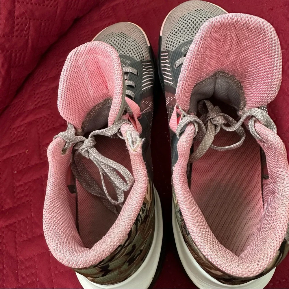 Nike Kyrie‎ Flytrap 5 Moon Fossil Pink Gaze Camo